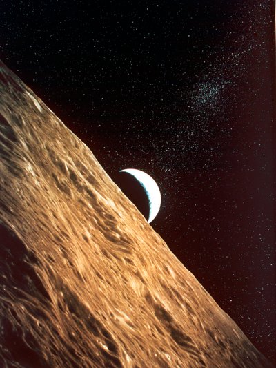 Alba terrestre vista dalla superficie della Luna, Missione Apollo, 1969 da Unbekannt