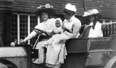 Ellaline Terriss, attrice britannica, con sua figlia e il bambino da Unbekannt