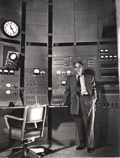 Enrico Fermi, fisico nucleare italo-americano, c1942 da Unbekannt