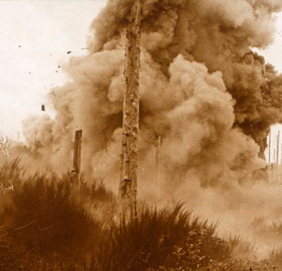 Esplosione di una mina, Vosgi, Francia orientale, c1914-c1918 da Unbekannt