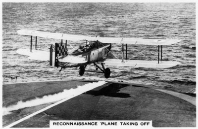 Aereo da ricognizione Fairey III F che decolla dalla portaerei HMS Courageous, 1937 da Unbekannt