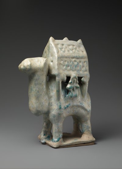 Figurina a forma di cammello che trasporta una portantina e due cavalieri, XII-inizio XIII secolo da Unbekannt