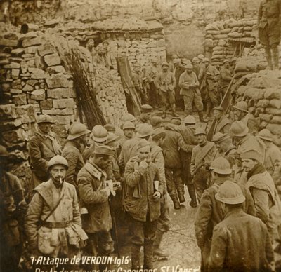 Posto di primo soccorso in cava, Saint-Vaast, attacco di Verdun, nord della Francia, 1916 da Unbekannt