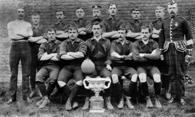 Squadra di calcio del 1° Reggimento Reale Scozzese Lothian, 1896 da Unbekannt