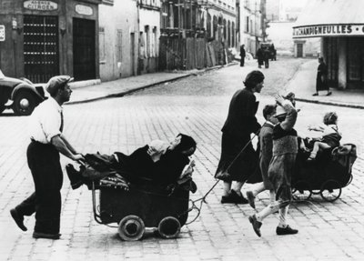Rifugiati francesi che tornano a casa dopo la caduta della Francia ai tedeschi, Francia, luglio 1940 da Unbekannt