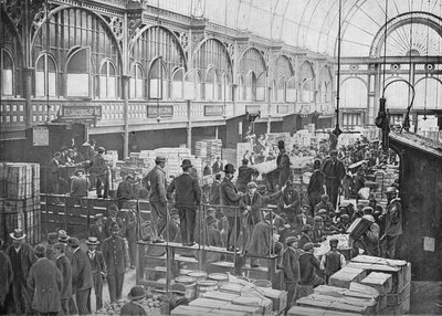 Aste di frutta al mercato di Covent Garden, Londra, c1901 da Unbekannt