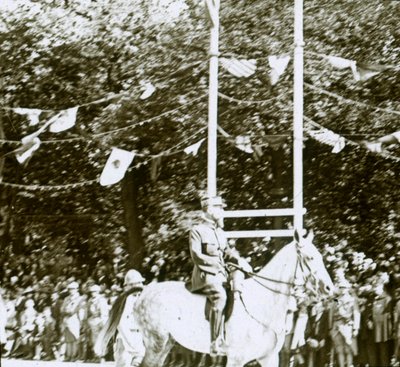 Generale Henri Gouraud a una parata della vittoria, c1918 da Unbekannt