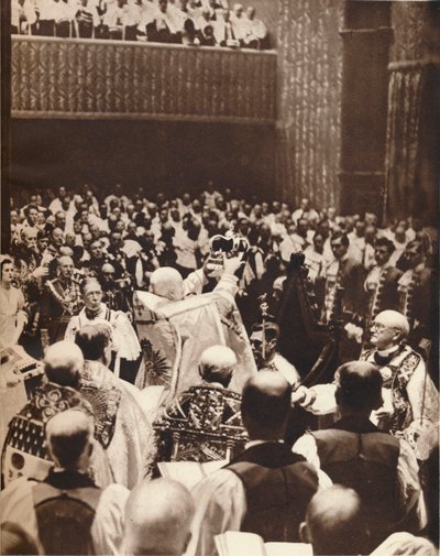 Giorgio VI è incoronato con la Corona di Sant