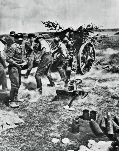 Artiglieria tedesca in azione sul fronte orientale, 1941 da Unbekannt