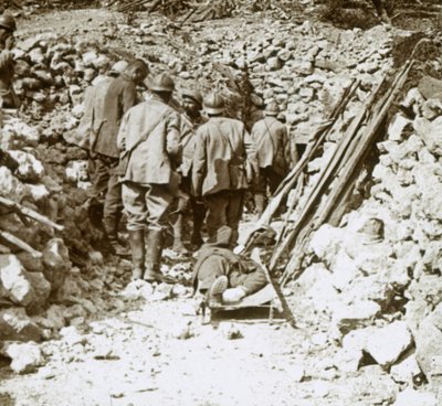 Feriti tedeschi, Thiaumont, Verdun, Francia settentrionale, c1914-c1918 da Unbekannt