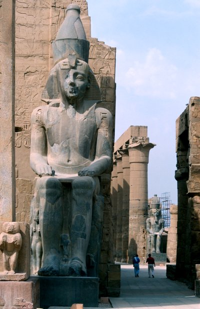 Statua gigante di Ramesse II terzo re della XIX dinastia, Luxor, Egitto, c. 1279-c. 1213 a.C. da Unbekannt