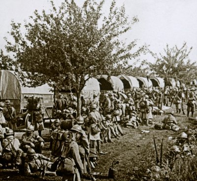 Andando verso Verdun, Francia settentrionale, c1914-c1918 da Unbekannt