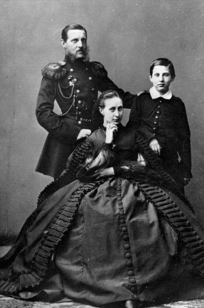 Granduca Konstantin Nikolayevich di Russia con sua moglie e uno dei loro figli, 1860 da Unbekannt