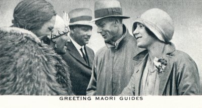 Saluto alle guide Maori, 1927-1937 da Unbekannt