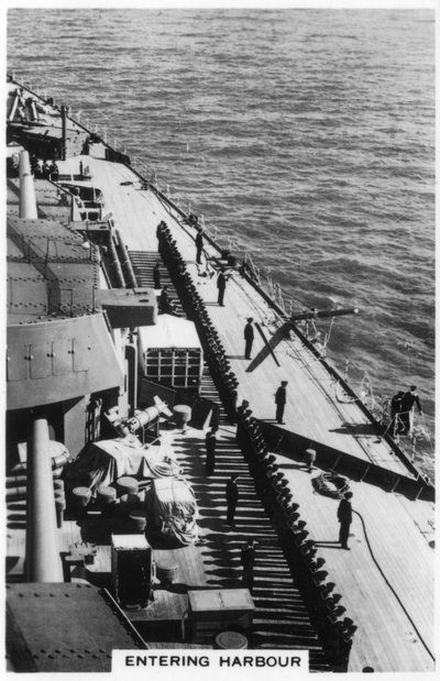 HMS Nelson entra nel porto di Portsmouth, 1937 da Unbekannt