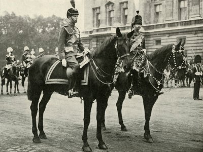 Sua Maestà con il Duca di Gloucester, alla Trooping the Colour, 1928, 1937 da Unbekannt