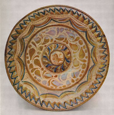 Piatto ispano-moresco con bordo a squame di pesce blu. XV secolo, 1928 da Unbekannt