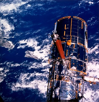 Telescopio Spaziale Hubble sopra la Terra da Unbekannt