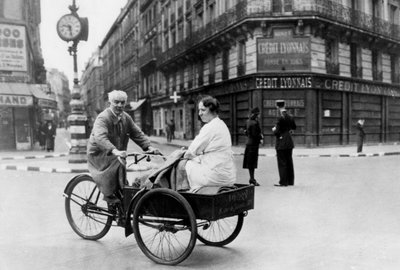 Veicolo a bicicletta improvvisato, Parigi occupata dai tedeschi, 1940-1944 da Unbekannt