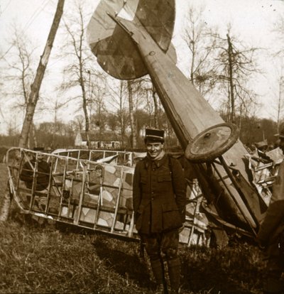Jean Chaput davanti alla sua 11ª vittoria, c1914-c1918 da Unbekannt