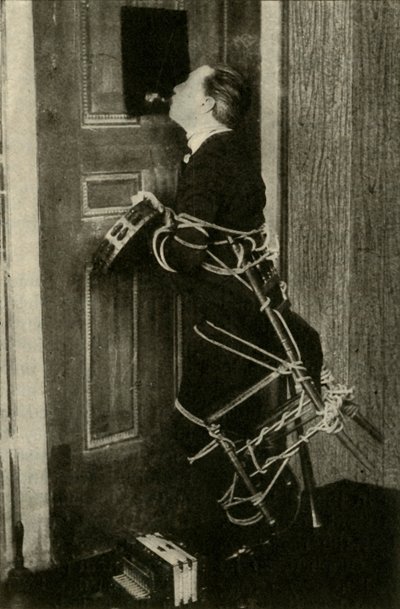 John Nevil Maskelyne esegue un