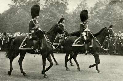 Re Giorgio a cavallo con il defunto re Giorgio V e il principe di Galles da Unbekannt