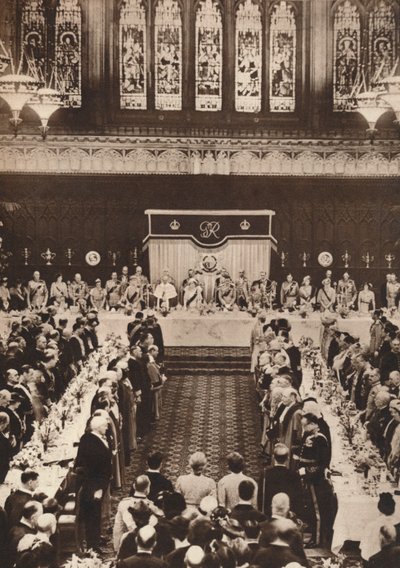 Re Giorgio VI e la regina Elisabetta a un pranzo per celebrare l