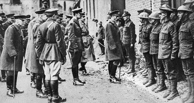 Re Giorgio V con il 7º Battaglione Sherwood Foresters, Prima Guerra Mondiale, marzo 1918 da Unbekannt