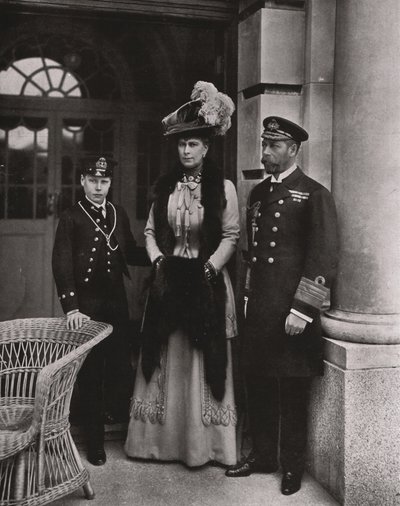Re Giorgio e la Regina Maria con il loro figlio Principe Edoardo, maggio 1910 da Unbekannt