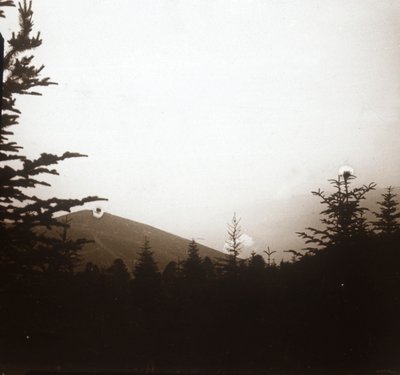 Paesaggio, fumo in lontananza, Alsazia, c1914-c1918 da Unbekannt