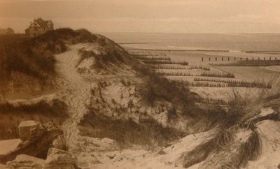 Le Dunes et la Plage, c1900 da Unbekannt