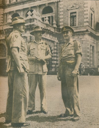 Leader della campagna di Birmania incontrati a Rangoon dopo la caduta della città il 3 maggio 1945, 1945 da Unbekannt