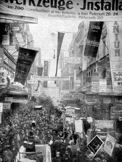 La grande parata pubblicitaria di Lipsia, Lipsia, Germania, 1922 da Unbekannt