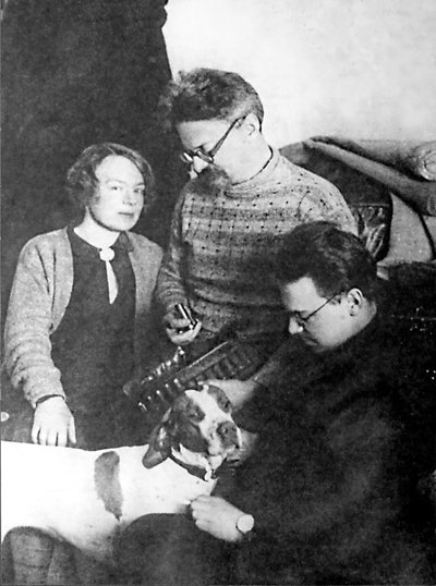 Leon Trotsky e la sua famiglia, Alma Ata, URSS, 1928 da Unbekannt