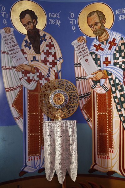 Oggetto liturgico nel santuario della chiesa ortodossa di Pedoulas, 20150510, Pedoulas, Cipro da Unbekannt