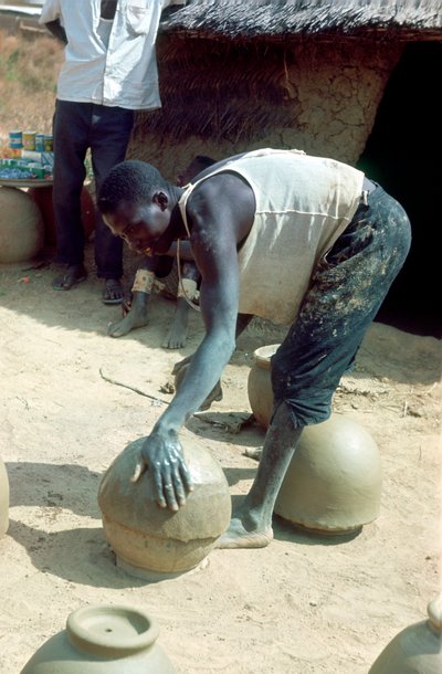 Fare vasi senza ruota, Nigeria, c1966 da Unbekannt