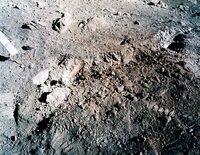 Volo spaziale umano, USA, Apollo 17 Suolo arancione sulla luna da Unbekannt
