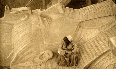 Memphis - Testa della statua di Ramesse II, c1918-c1939 da Unbekannt