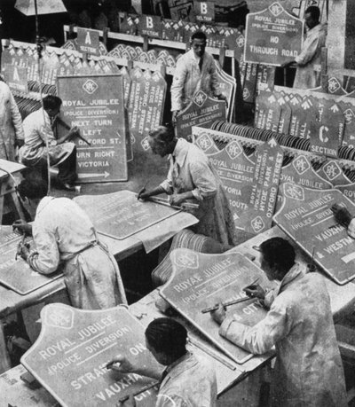 Uomini del Dipartimento delle Autostrade del RAC che preparano segnali stradali, 1935 da Unbekannt