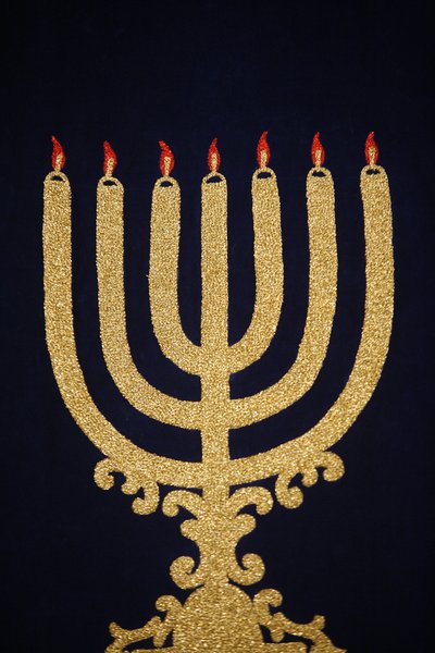 Menorah nella sinagoga Stadttempel, Vienna, Austria da Unbekannt