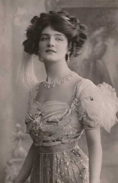 Miss Lily Elsie, 1886-1962, La vedova allegra, c1930 da Unbekannt