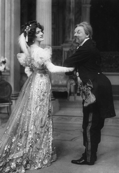 Miss Lily Elsie e Mr George Graves in La vedova allegra, 20° secolo da Unbekannt
