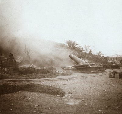 Mortaio in azione, Somme, Francia settentrionale, c1914-c1918 da Unbekannt