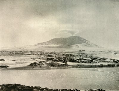 Il Monte Erebus in eruzione il 14 giugno 1908, 1909 da Unbekannt