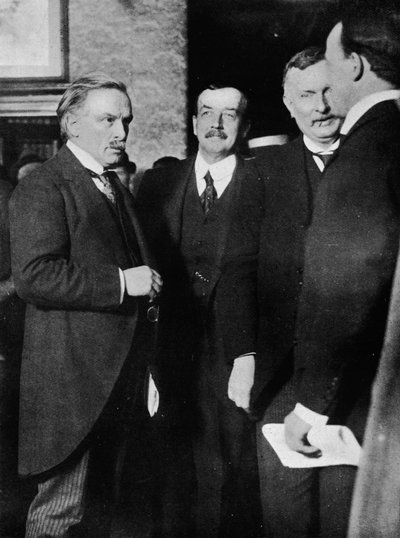 Mr. Lloyd George, Mr. Runciman e Mr. Henderson al Park Hotel, Cardiff, dopo il loro colloquio da Unbekannt