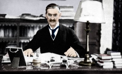 Neville Chamberlain 1869-1940, Primo Ministro britannico, c1930s 1936 da Unbekannt