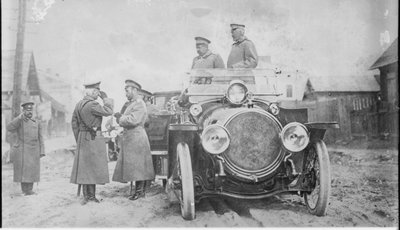 Nicola II di Russia, il granduca Nicola Nikolaevich e il generale conte Georgi Bobrinsky al fronte da Unbekannt