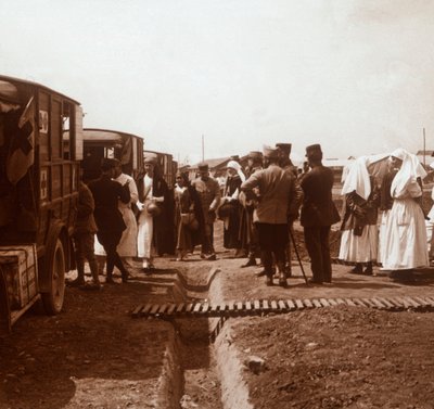 Infermieri e ambulanze della Croce Rossa, c1914-c1918 da Unbekannt