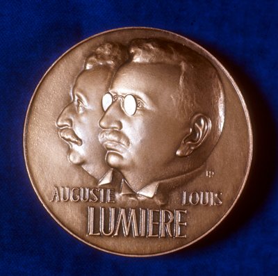 Dritto della medaglia commemorativa dei 50 anni di cinematografia dei fratelli Lumière da Unbekannt
