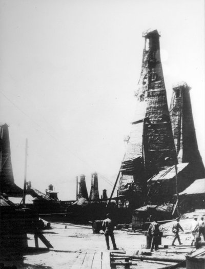 Estrazione di petrolio a Baku, Russia, c. 1903-1906 da Unbekannt